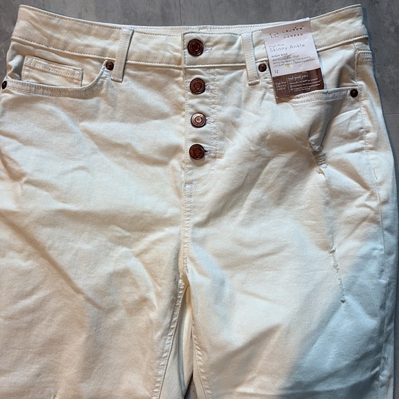 Lauren Conrad skinny ankle jeans  button front /distressed  stretch
Cream NWT 12 - Picture 2 of 12